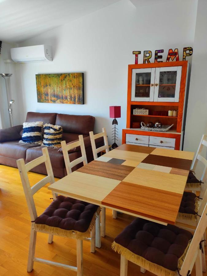 شقة Acogedor Atico Duplex En تريمب المظهر الخارجي الصورة